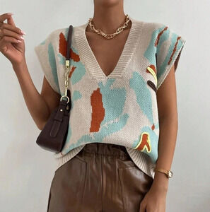 Graphic Pattern Batwing Sleeve Sweater Vest